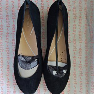 EASY SPIRIT BLACK SUEDE SHOES  SIZE 9 1/2